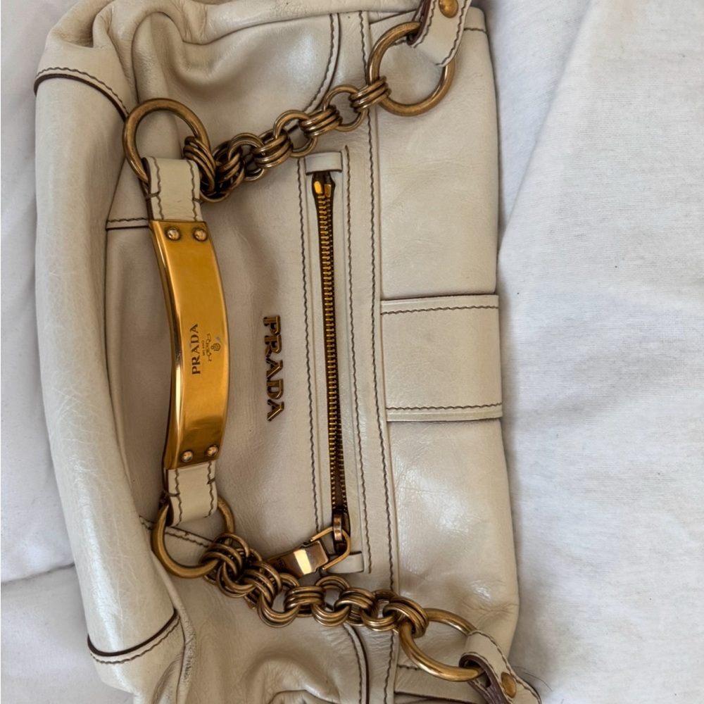 Prada White Leather Shoulder Bag with Gold Accents - Picture 3 of 4